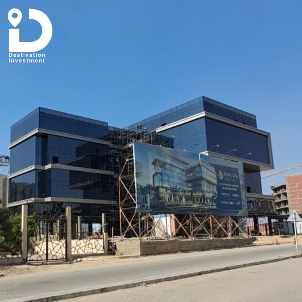 واجهة مشروع Avalon New Cairo من الخارج بتصميم معماري عصري في قلب منطقة البنوك بالتجمع الخامس.
من شركة Investwell Development