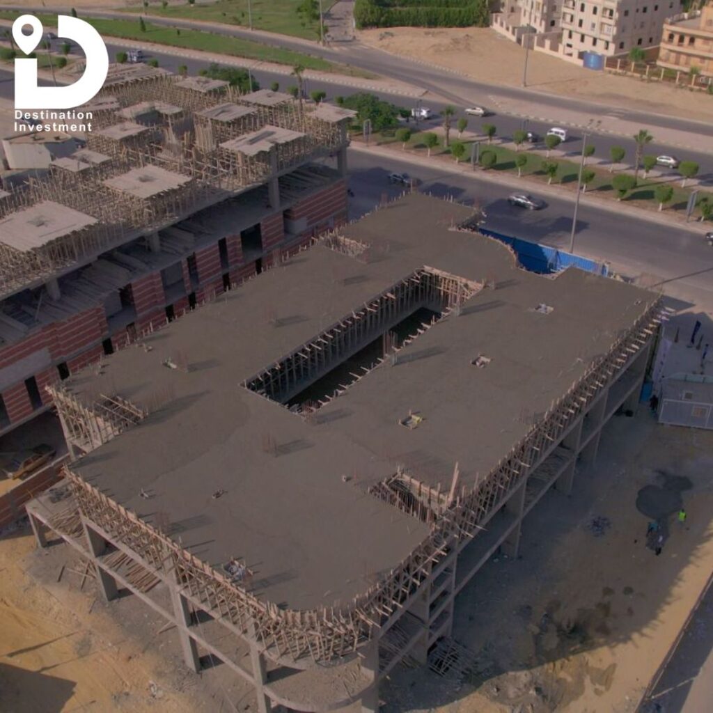 معدات وأعمال حفر في الموقع – Tria Mall – Mehwar 26 July – Elmanara Development.